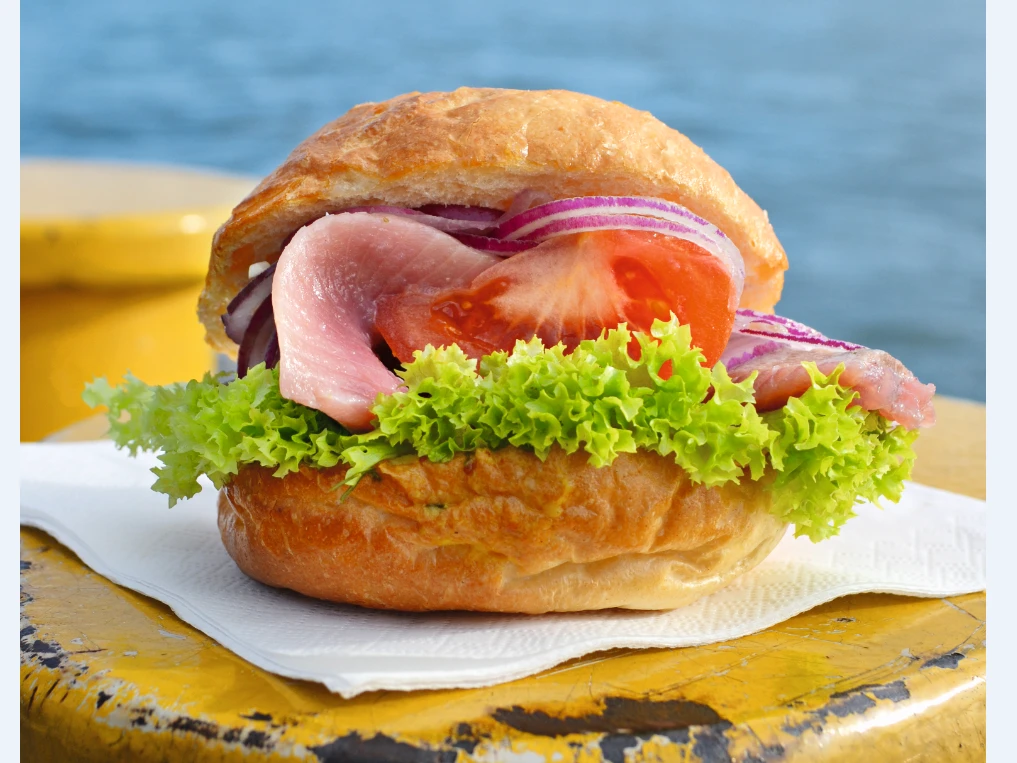 Matjesbroetchen